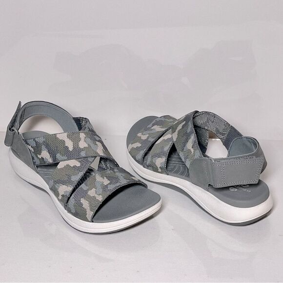 Clarks Cloudsteppers Mira Lily Sport Sandals - Picture 3 of 7